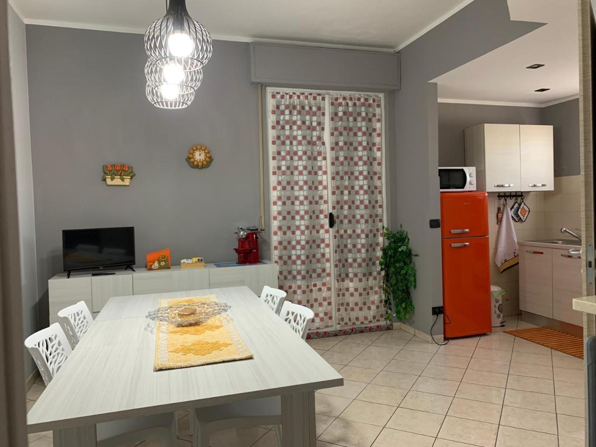 “L' Angolo Dei Sogni” Apartment กาซาเล มอนแฟร์ราโต ภายนอก รูปภาพ