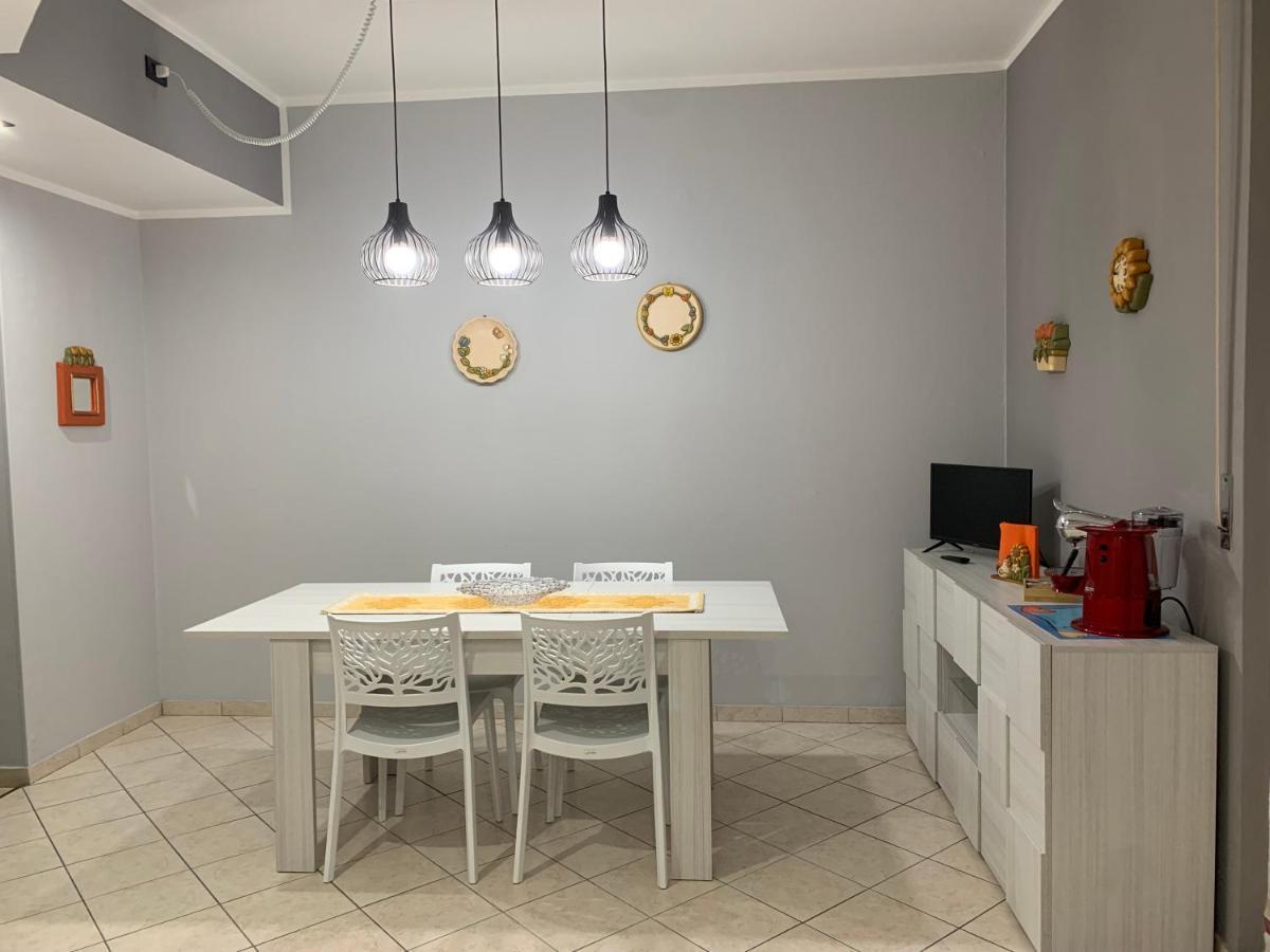 “L' Angolo Dei Sogni” Apartment กาซาเล มอนแฟร์ราโต ภายนอก รูปภาพ